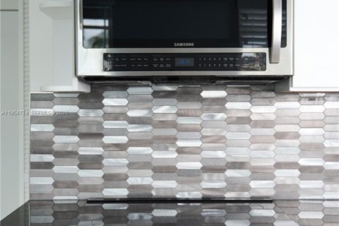 Купить кондоминиум в Майами-Бич, Флорида 2 спальни, 64.1м2, № 2021068 - фото 17