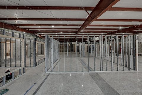 Immobilier commercial à louer à Dade City, Floride: 2055.18 m2 № 1759552 - photo 23