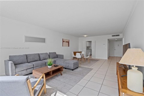 Copropriété à louer à Miami Beach, Floride: 1 chambre, 91.04 m2 № 1501500 - photo 18
