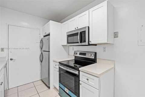 Copropriété à louer à Miami Beach, Floride: 1 chambre, 91.04 m2 № 1501500 - photo 21