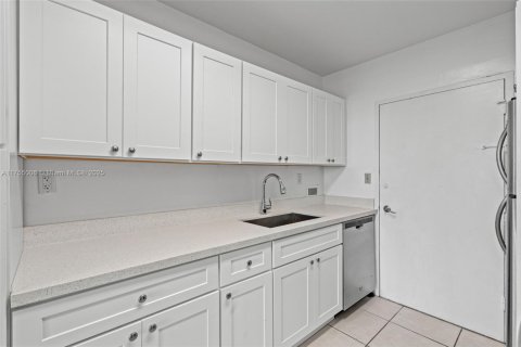 Copropriété à louer à Miami Beach, Floride: 1 chambre, 91.04 m2 № 1501500 - photo 20