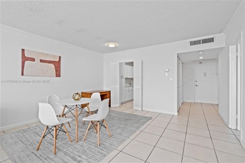 Copropriété à louer à Miami Beach, Floride: 1 chambre, 91.04 m2 № 1501500 - photo 14