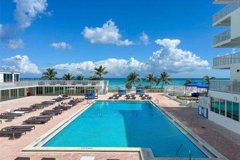 Copropriété à louer à Miami Beach, Floride: 1 chambre, 91.04 m2 № 1501500 - photo 5