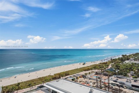 Copropriété à louer à Miami Beach, Floride: 1 chambre, 91.04 m2 № 1501500 - photo 1