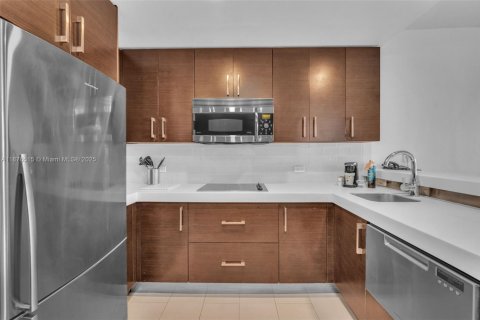 Condominio en venta en Sunny Isles Beach, Florida, 2 dormitorios, 111.58 m2 № 1927107 - foto 12