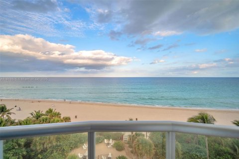 Condominio en venta en Sunny Isles Beach, Florida, 2 dormitorios, 111.58 m2 № 1927107 - foto 1