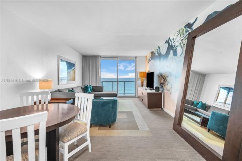 Condominio en venta en Sunny Isles Beach, Florida, 2 dormitorios, 111.58 m2 № 1927107 - foto 17