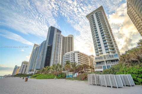 Condominio en venta en Sunny Isles Beach, Florida, 2 dormitorios, 111.58 m2 № 1927107 - foto 28
