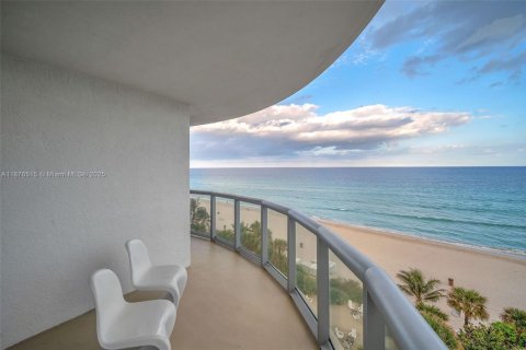 Condominio en venta en Sunny Isles Beach, Florida, 2 dormitorios, 111.58 m2 № 1927107 - foto 9