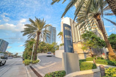 Condominio en venta en Sunny Isles Beach, Florida, 2 dormitorios, 111.58 m2 № 1927107 - foto 29