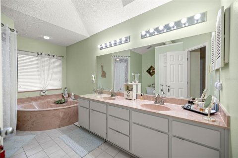 House in Summerfield, Florida 4 bedrooms, 210.14 sq.m. № 1842088 - photo 22