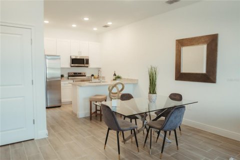 Casa en venta en Kissimmee, Florida, 2 dormitorios, 98.01 m2 № 1131206 - foto 2