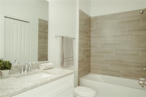 Casa en venta en Kissimmee, Florida, 2 dormitorios, 98.01 m2 № 1131206 - foto 3