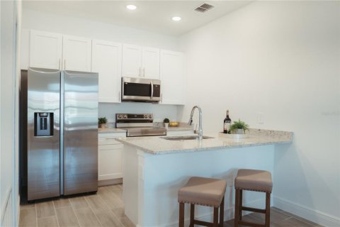 Casa en venta en Kissimmee, Florida, 2 dormitorios, 98.01 m2 № 1131206 - foto 7