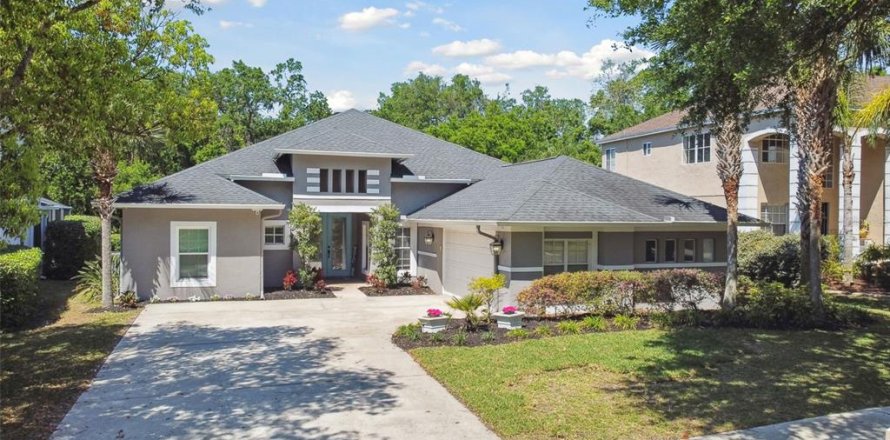 House in Valrico, Florida 5 bedrooms, 271.27 sq.m. № 1773091