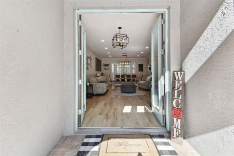 House in Valrico, Florida 5 bedrooms, 271.27 sq.m. № 1773091 - photo 5