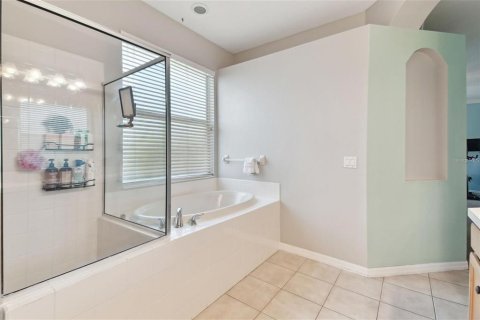 House in Valrico, Florida 5 bedrooms, 271.27 sq.m. № 1773091 - photo 25