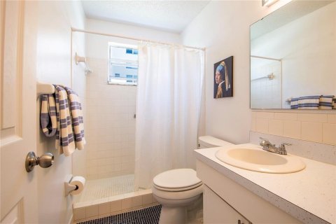 Condo in Gulfport, Florida, 2 bedrooms  № 2223569 - photo 22