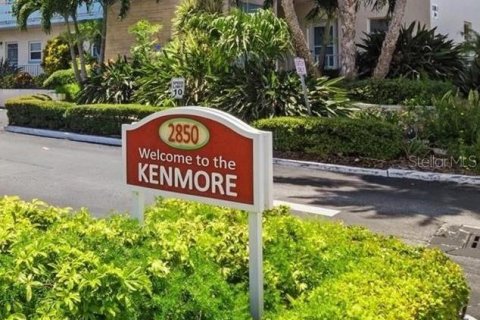 Condo in Gulfport, Florida, 2 bedrooms  № 2223569 - photo 5