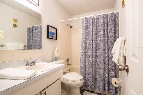 Condo in Gulfport, Florida, 2 bedrooms  № 2223569 - photo 27