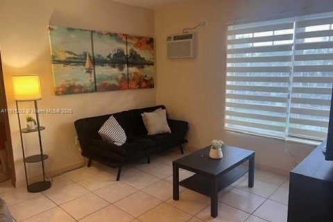 Купить кондоминиум в Майами, Флорида 1 спальня, 52.95м2, № 2054566 - фото 7