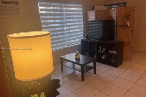 Купить кондоминиум в Майами, Флорида 1 спальня, 52.95м2, № 2054566 - фото 8