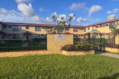 Кондоминиум с 1 спальней в Майами, Флорида № 2054566