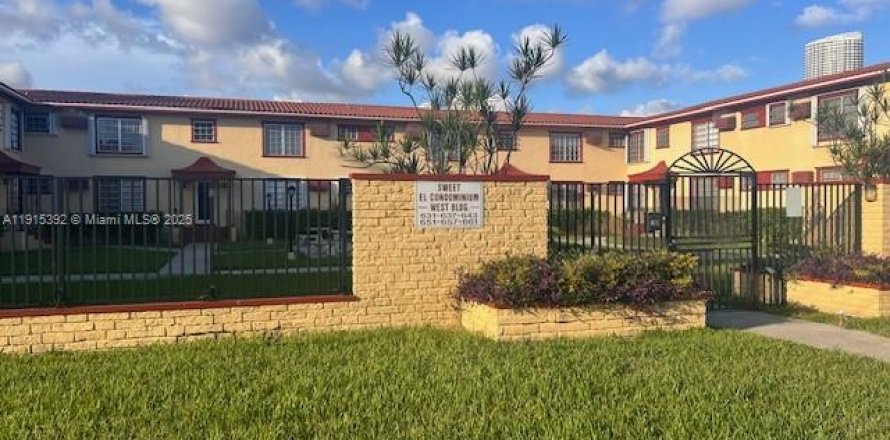 Кондоминиум с 1 спальней в Майами, Флорида № 2054566