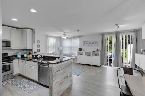 Townhouse in Kissimmee, Florida 4 bedrooms, 183.95 sq.m. № 1525437 - photo 8