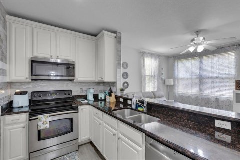 Townhouse in Kissimmee, Florida 4 bedrooms, 183.95 sq.m. № 1525437 - photo 12