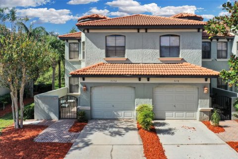 Townhouse in Kissimmee, Florida 4 bedrooms, 183.95 sq.m. № 1525437 - photo 1