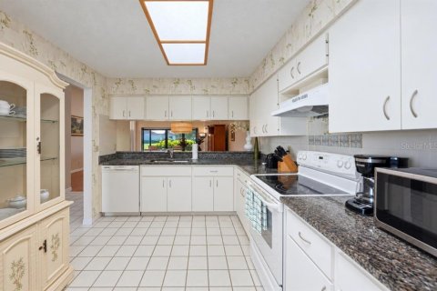 Villa ou maison à vendre à Sarasota, Floride: 3 chambres, 178.65 m2 № 2415548 - photo 14