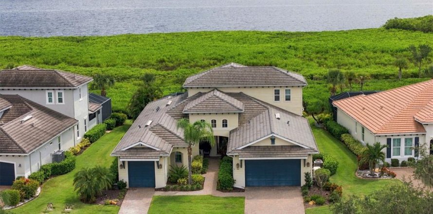 Villa ou maison à Bradenton, Floride 4 chambres, 321.44 m2 № 2391158