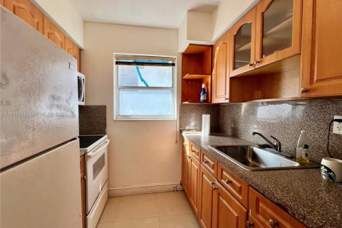 Apartment in Miami Beach, Florida № 1990779 - photo 1