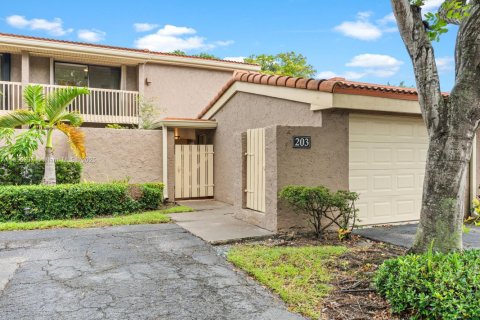 Touwnhouse à louer à Hollywood, Floride: 3 chambres, 218.32 m2 № 1941519 - photo 2