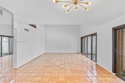 Touwnhouse à louer à Hollywood, Floride: 3 chambres, 218.32 m2 № 1941519 - photo 10