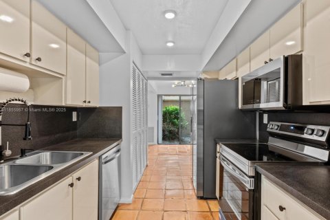 Touwnhouse à louer à Hollywood, Floride: 3 chambres, 218.32 m2 № 1941519 - photo 14