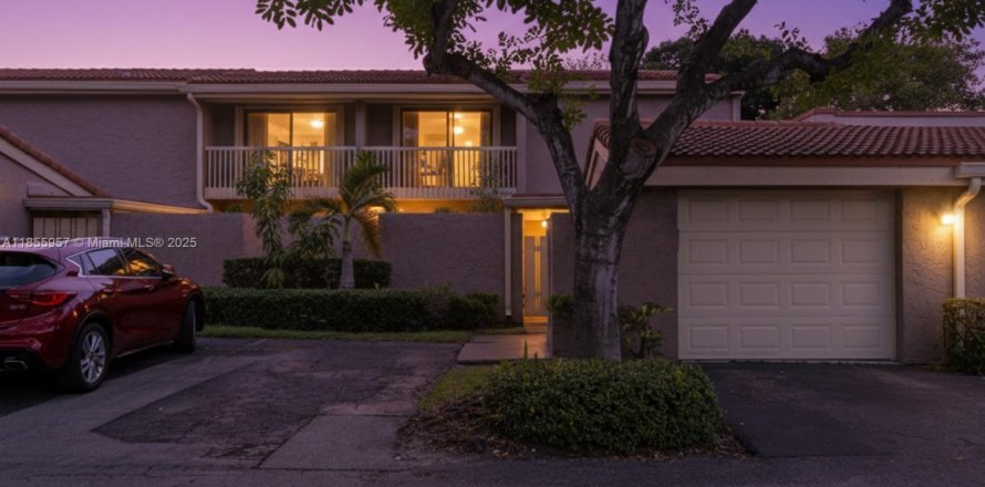 Touwnhouse à Hollywood, Floride 3 chambres, 218.32 m2 № 1941519