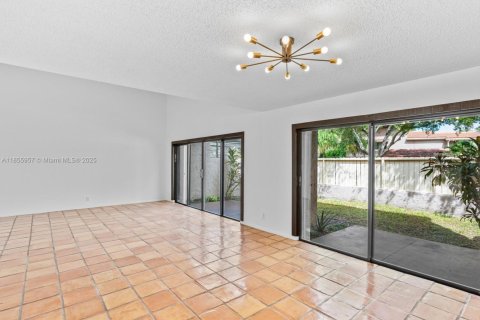 Touwnhouse à louer à Hollywood, Floride: 3 chambres, 218.32 m2 № 1941519 - photo 11