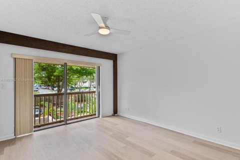 Touwnhouse à louer à Hollywood, Floride: 3 chambres, 218.32 m2 № 1941519 - photo 24