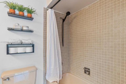 Touwnhouse à louer à Hollywood, Floride: 3 chambres, 218.32 m2 № 1941519 - photo 27