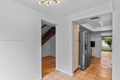 Touwnhouse à louer à Hollywood, Floride: 3 chambres, 218.32 m2 № 1941519 - photo 8