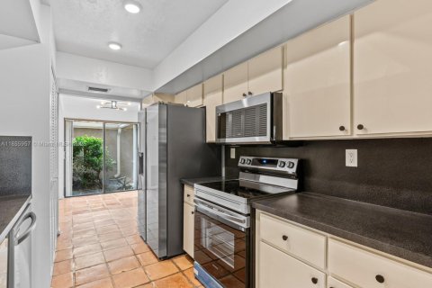 Touwnhouse à louer à Hollywood, Floride: 3 chambres, 218.32 m2 № 1941519 - photo 16