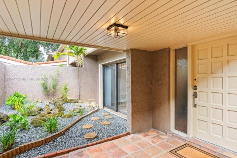 Touwnhouse à louer à Hollywood, Floride: 3 chambres, 218.32 m2 № 1941519 - photo 4