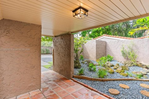 Touwnhouse à louer à Hollywood, Floride: 3 chambres, 218.32 m2 № 1941519 - photo 5