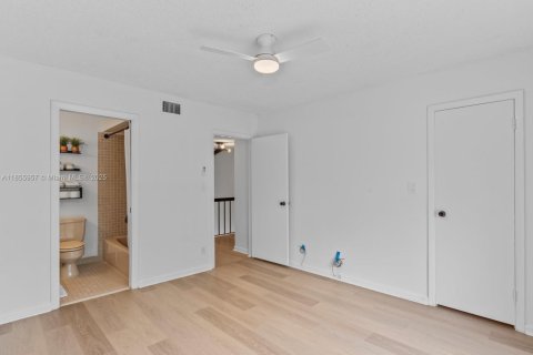 Touwnhouse à louer à Hollywood, Floride: 3 chambres, 218.32 m2 № 1941519 - photo 25