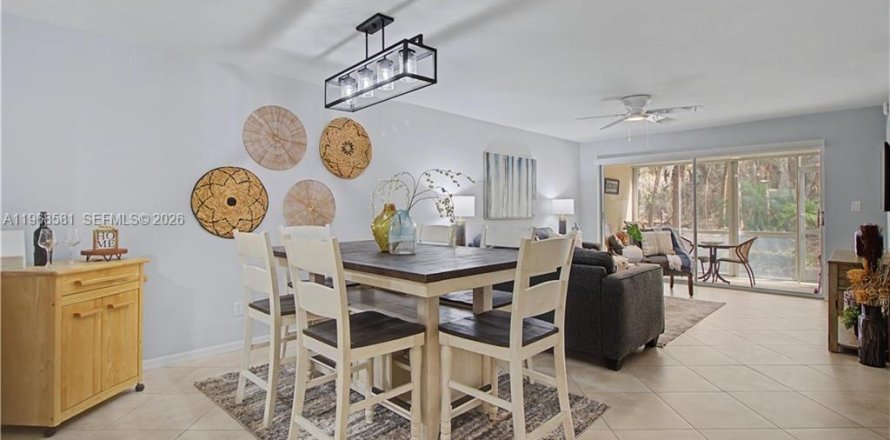 Condo à Naples, Floride, 2 chambres  № 2031609