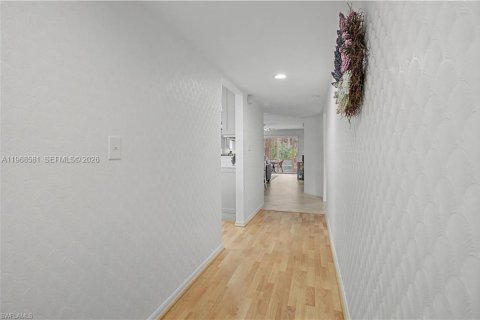 Copropriété à vendre à Naples, Floride: 2 chambres, 120.77 m2 № 2031609 - photo 8