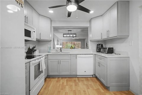 Copropriété à vendre à Naples, Floride: 2 chambres, 120.77 m2 № 2031609 - photo 12