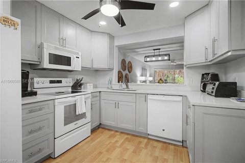 Copropriété à vendre à Naples, Floride: 2 chambres, 120.77 m2 № 2031609 - photo 10